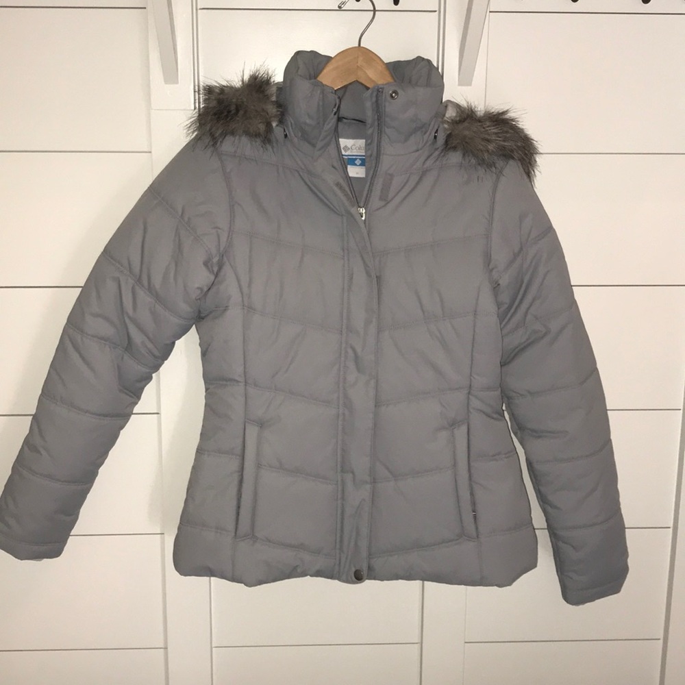 •Columbia• size medium gray coat with fur hood